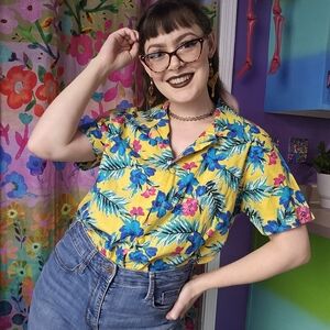 Basic Editions 90's Vintage Hawaiian Yellow Vacation Button Up Shirt